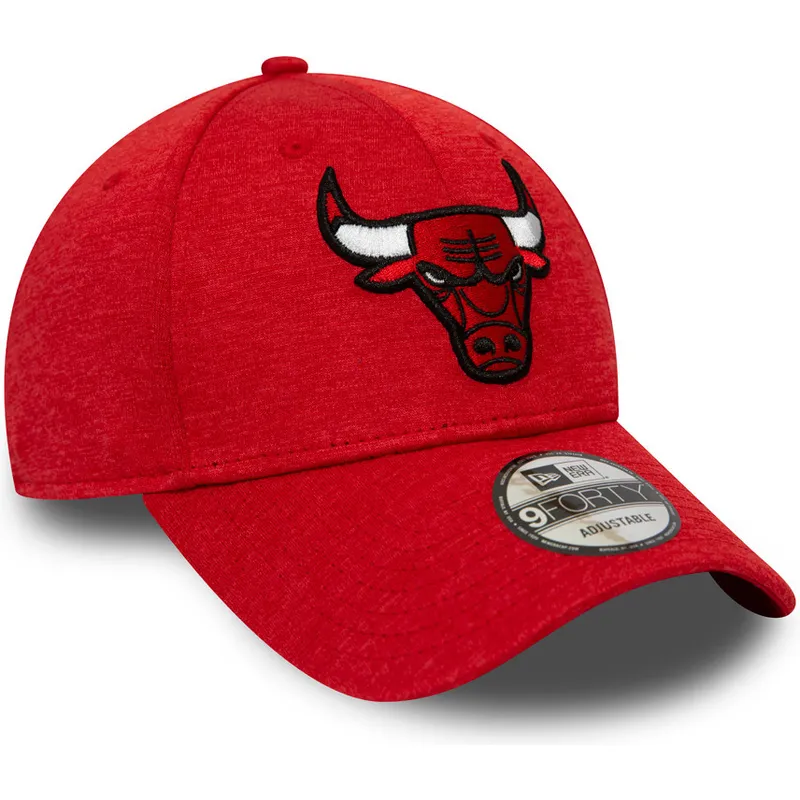 petten-gebogen-rood-verstelbare-band-9forty-shadow-tech-van-chicago-bulls-nba-van-new-era