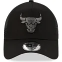 cappellino-trucker-nero-con-logo-nero-9forty-a-frame-tonal-dei-chicago-bulls-nba-di-new-era