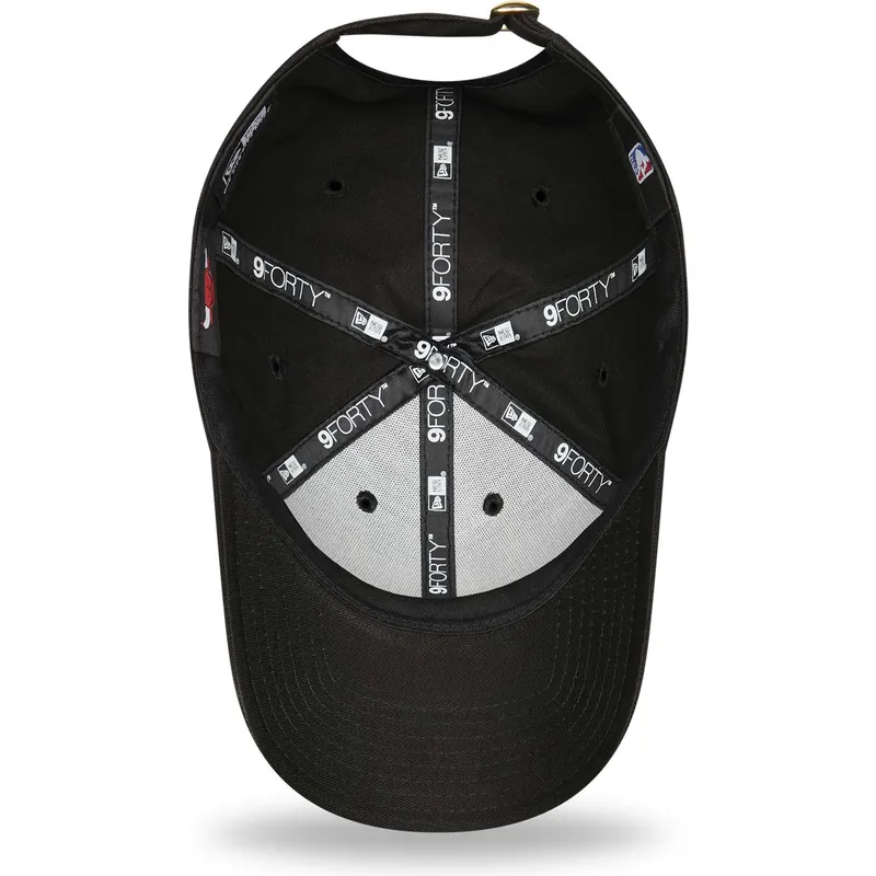 petten-gebogen-zwart-verstelbare-band-dorado-9forty-metallic-van-chicago-bulls-nba-van-new-era