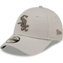 petten-gebogen-beige-verstelbaar-voor-kinderen-9forty-league-essential-van-chicago-white-sox-mlb-van-new-era