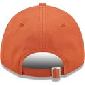 gorra-curva-naranja-ajustable-con-logo-beige-9forty-league-essential-de-new-york-yankees-mlb-de-new-era