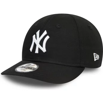 Gorra curva negra ajustable para niño pequeño 9FORTY League Essential de New York Yankees MLB de New Era