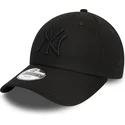 sort-justerbar-buet-kasket-til-born-med-sort-logo-9forty-league-essential-fra-new-york-yankees-mlb-fra-new-era