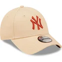 petten-gebogen-beige-verstelbaar-9forty-league-essential-van-new-york-yankees-mlb-van-new-era
