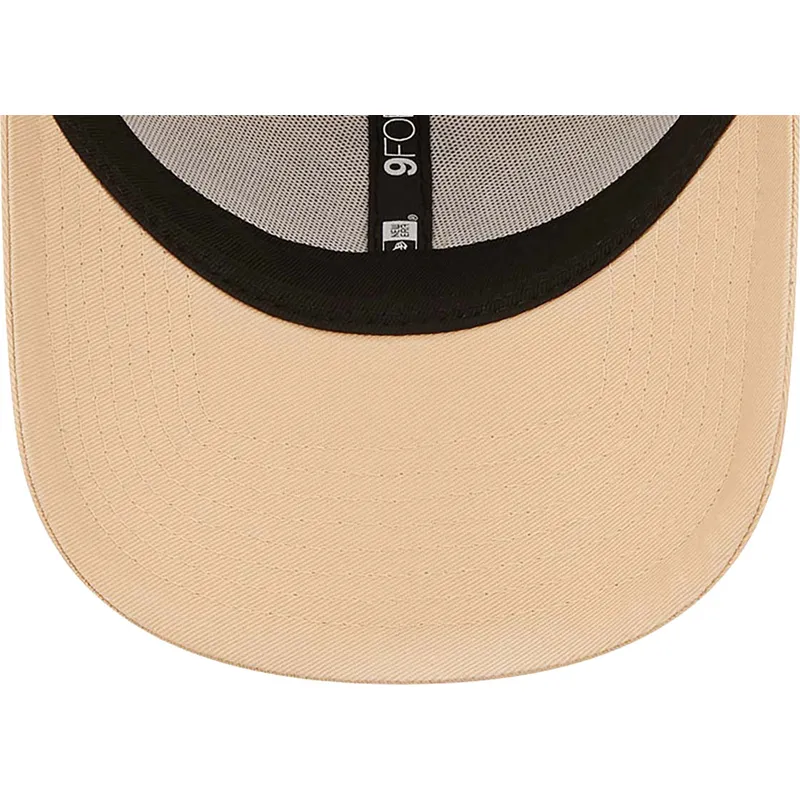 petten-gebogen-beige-verstelbaar-9forty-league-essential-van-new-york-yankees-mlb-van-new-era