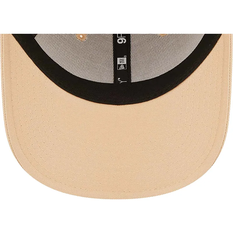 petten-gebogen-beige-verstelbaar-9forty-league-essential-van-new-york-yankees-mlb-van-new-era
