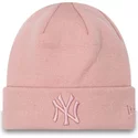 gorro-rosa-para-mujer-con-logo-rosa-cuff-metallic-de-new-york-yankees-mlb-de-new-era