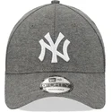 graue-verstellbare-curved-cap-9forty-jersey-der-new-york-yankees-mlb-von-new-era