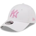 petten-gebogen-wit-verstelbaar-voor-kinderen-rosa-9forty-league-essential-van-new-york-yankees-mlb-van-new-era