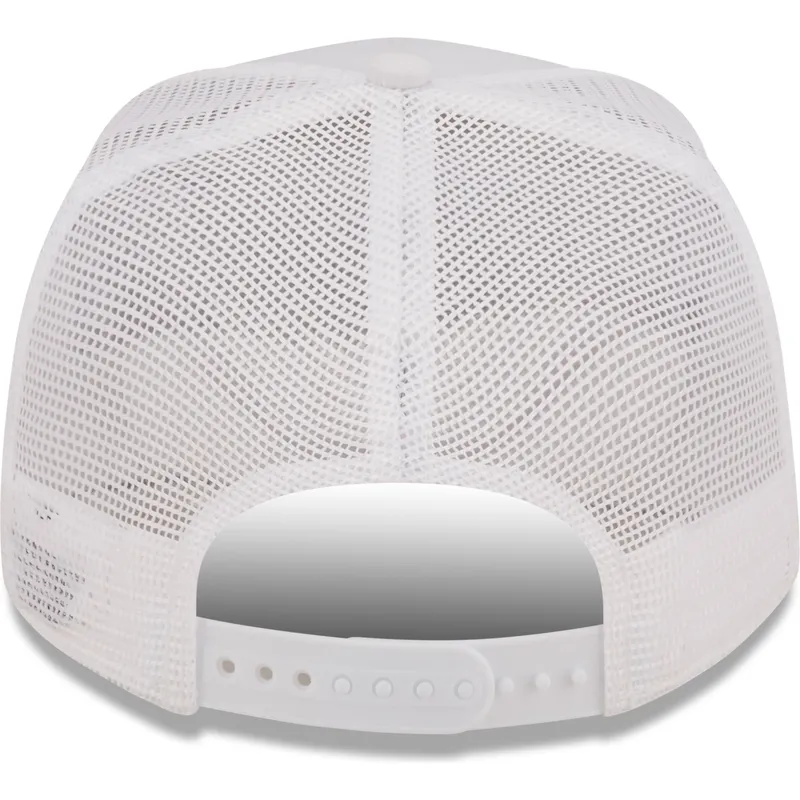 petten-gebogen-wit-snapback-a-frame-van-new-era