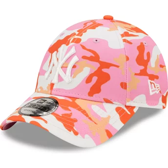 New Era Curved Brim 9FORTY All Over Print Seasonal New York Yankees MLB Pink Adjustable Cap