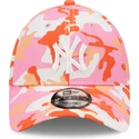 petten-gebogen-roze-verstelbare-band-9forty-all-over-print-seasonal-van-new-york-yankees-mlb-van-new-era