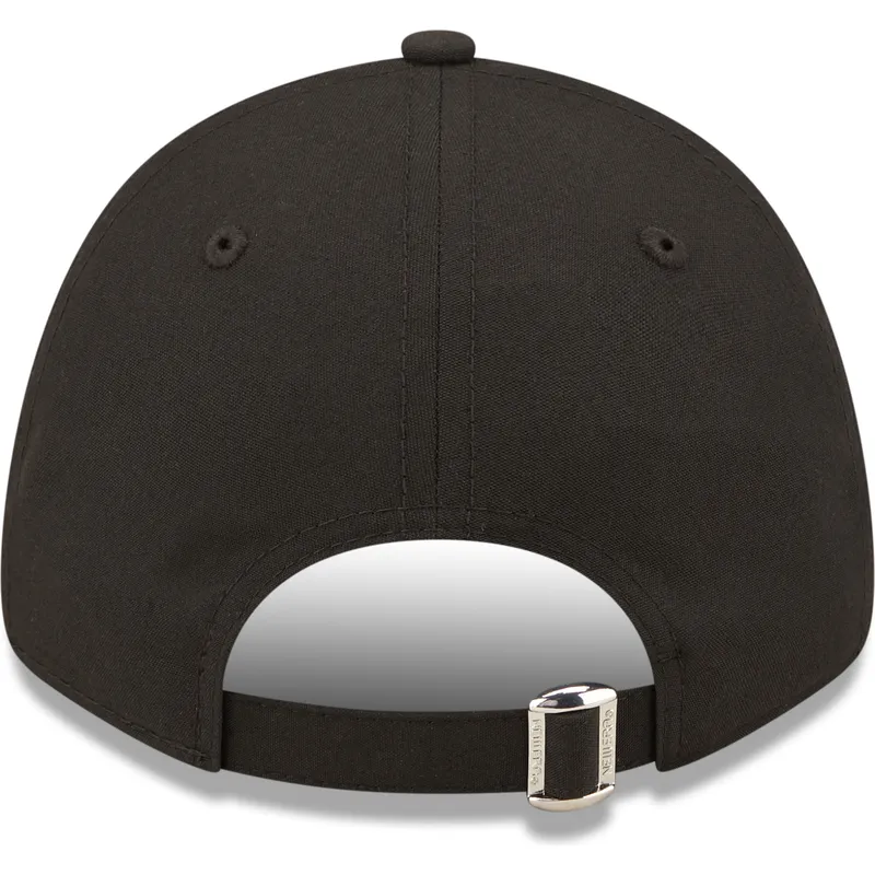 petten-gebogen-zwart-verstelbaar-9forty-repreve-monochrom-van-chicago-bulls-nba-van-new-era petten-gebogen-zwart-verstelbaar-9forty-repreve-monochrom-van-chicago-bulls-nba-van-new-era