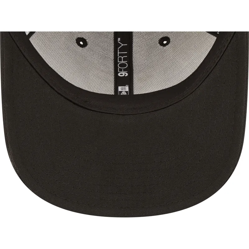 petten-gebogen-zwart-verstelbaar-9forty-repreve-monochrom-van-chicago-bulls-nba-van-new-era petten-gebogen-zwart-verstelbaar-9forty-repreve-monochrom-van-chicago-bulls-nba-van-new-era