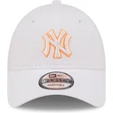 petten-gebogen-wit-verstelbaar-9forty-neon-outline-van-new-york-yankees-mlb-van-new-era