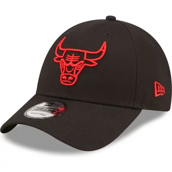 Gorra curva negra ajustable con logo rojo 9FORTY Neon Outline de Chicago Bulls NBA de New Era