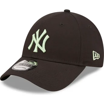 Sort justerbar curved kasket med grønt logo 9FORTY League Essential fra New York Yankees MLB fra New Era