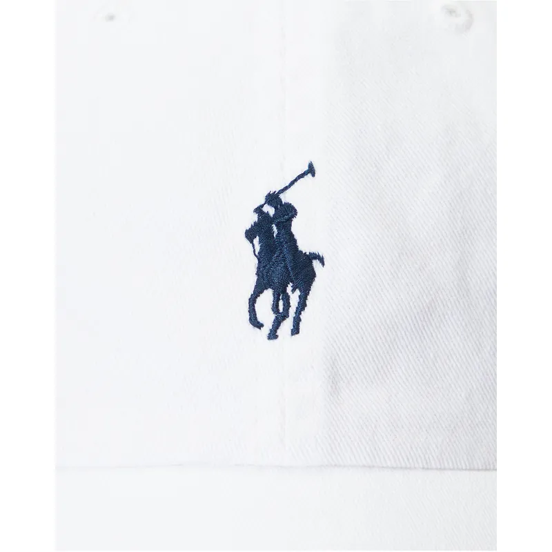 vit-justerbar-kurvad-keps-med-bla-logotyp-cotton-chino-classic-sport-fran-polo-ralph-lauren