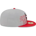 casquette-plate-grise-et-rouge-ajustee-59fifty-draft-edition-2023-chicago-bulls-nba-new-era