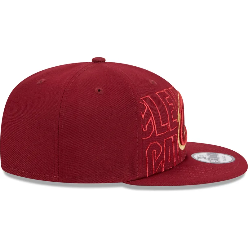 petten-plat-rood-snapback-9fifty-draft-edition-2023-van-cleveland-cavaliers-nba-van-new-era petten-plat-rood-snapback-9fifty-draft-edition-2023-van-cleveland-cavaliers-nba-van-new-era