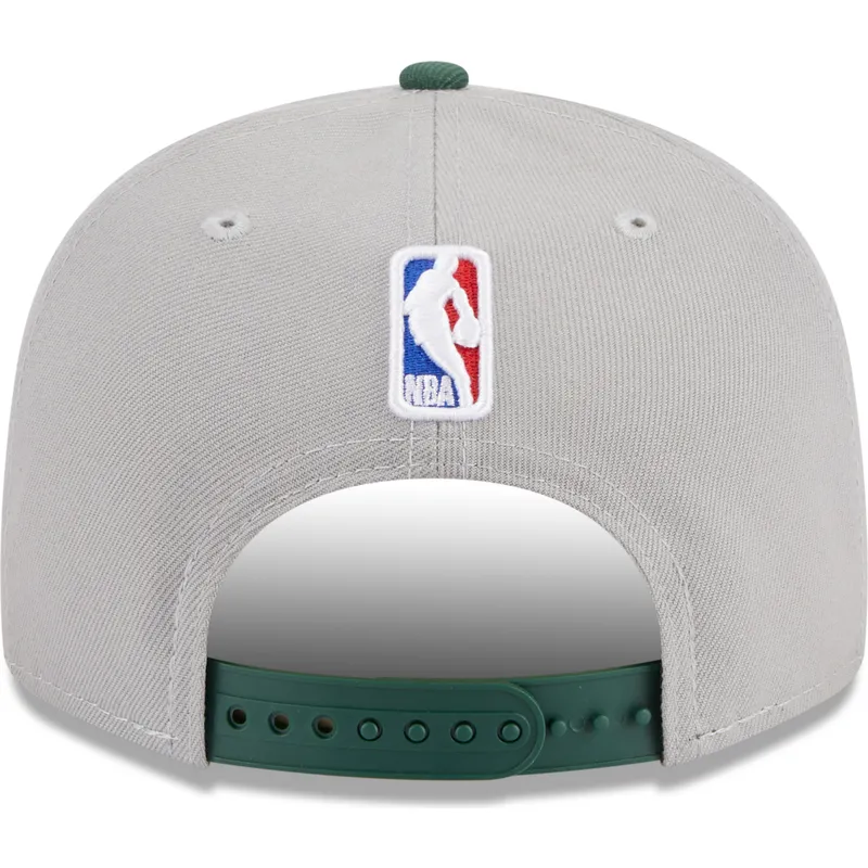 petten-plat-grijs-snapback-9fifty-draft-edition-2023-van-milwaukee-bucks-nba-van-new-era petten-plat-grijs-snapback-9fifty-draft-edition-2023-van-milwaukee-bucks-nba-van-new-era