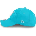 verstellbare-blaue-kappe-mit-gebogenem-schirm-9twenty-draft-edition-2023-der-charlotte-hornets-nba-von-new-era