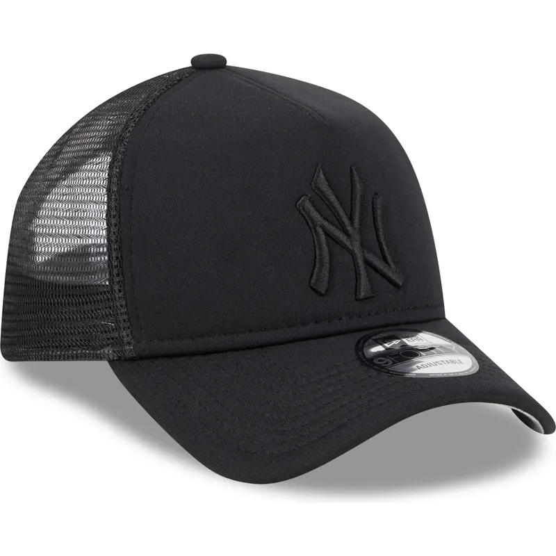 svart-truckerkeps-med-svart-logotyp-9forty-a-frame-all-day-trucker-fran-new-york-yankees-mlb-av-new-era