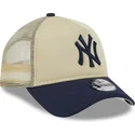 gorra-trucker-beige-y-azul-marino-9forty-a-frame-all-day-trucker-de-new-york-yankees-mlb-de-new-era