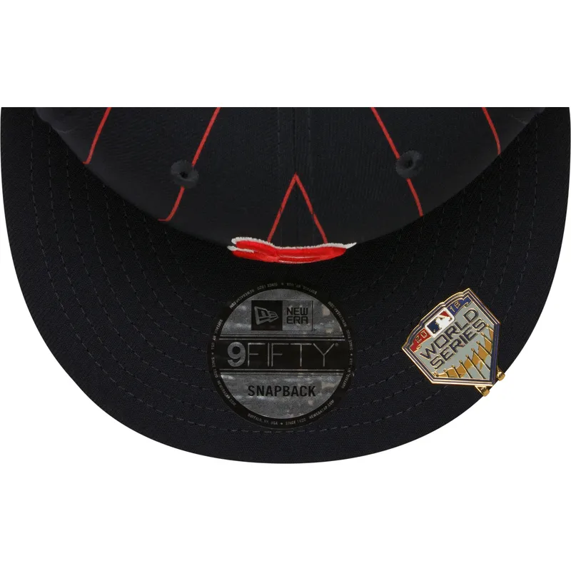 cappello-piatto-blu-marino-snapback-9fifty-pinstripe-visor-clip-di-boston-red-sox-mlb-di-new-era