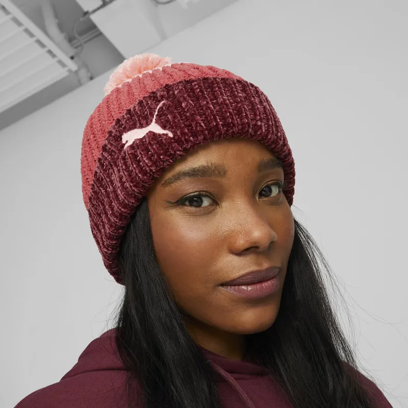 mutsen-gebogen-pompon-rood-van-puma