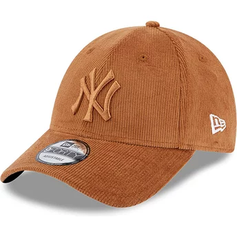 Gorra curva marrón ajustable con logo marrón 9FORTY Cord de New York Yankees MLB de New Era