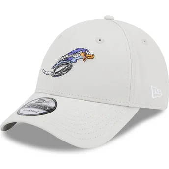 Gorra curva beige ajustable 9FORTY de Correcaminos Looney Tunes de New Era