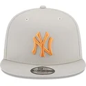 petten-plat-beige-snapback-9fifty-side-patch-van-new-york-yankees-mlb-van-new-era