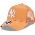 gorra-trucker-naranja-a-frame-league-essential-de-new-york-yankees-mlb-de-new-era