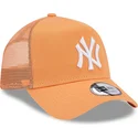 gorra-trucker-naranja-a-frame-league-essential-de-new-york-yankees-mlb-de-new-era