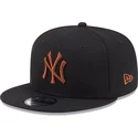 petten-plat-zwart-snapback-marron-9fifty-league-essential-van-new-york-yankees-mlb-van-new-era