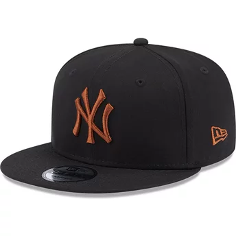 Gorra plana negra snapback con logo marrón 9FIFTY League Essential de New York Yankees MLB de New Era