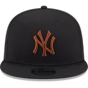 petten-plat-zwart-snapback-9fifty-league-essential-van-new-york-yankees-mlb-van-new-era