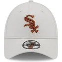 petten-gebogen-beige-verstelbare-band-marron-9forty-league-essential-van-chicago-white-sox-mlb-van-new-era