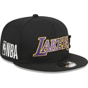 flad-sort-snapback-9fifty-post-up-pin-kasket-fra-los-angeles-lakers-nba-af-new-era