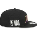 flad-sort-snapback-9fifty-post-up-pin-kasket-fra-los-angeles-lakers-nba-af-new-era
