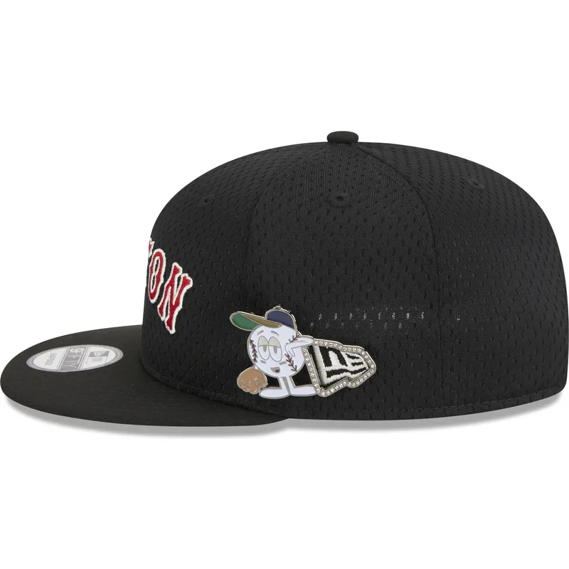 petten-plat-zwart-snapback-9fifty-post-up-pin-van-boston-red-sox-mlb-van-new-era petten-plat-zwart-snapback-9fifty-post-up-pin-van-boston-red-sox-mlb-van-new-era