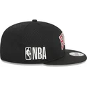 casquette-plate-noire-snapback-9fifty-post-up-pin-chicago-bulls-nba-new-era