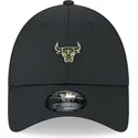 gorra-curva-negra-ajustable-9forty-pin-de-chicago-bulls-nba-de-new-era