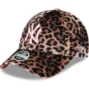 petten-gebogen-luipaard-verstelbare-band-rosa-9forty-velour-van-new-york-yankees-mlb-van-new-era