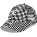 gorra-curva-negra-y-blanca-ajustable-para-mujer-9forty-houndstooth-de-new-york-yankees-mlb-de-new-era