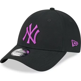 Gorra curva negra ajustable con logo violeta 9FORTY League Essential de New York Yankees MLB de New Era