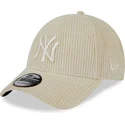 gorra-curva-beige-ajustable-9forty-wide-cord-de-new-york-yankees-mlb-de-new-era