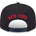 casquette-plate-bleue-marine-snapback-avec-logo-bleu-marine-9fifty-side-patch-script-new-york-yankees-mlb-new-era