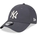 gorra-curva-gris-ajustable-9forty-metallic-de-new-york-yankees-mlb-de-new-era